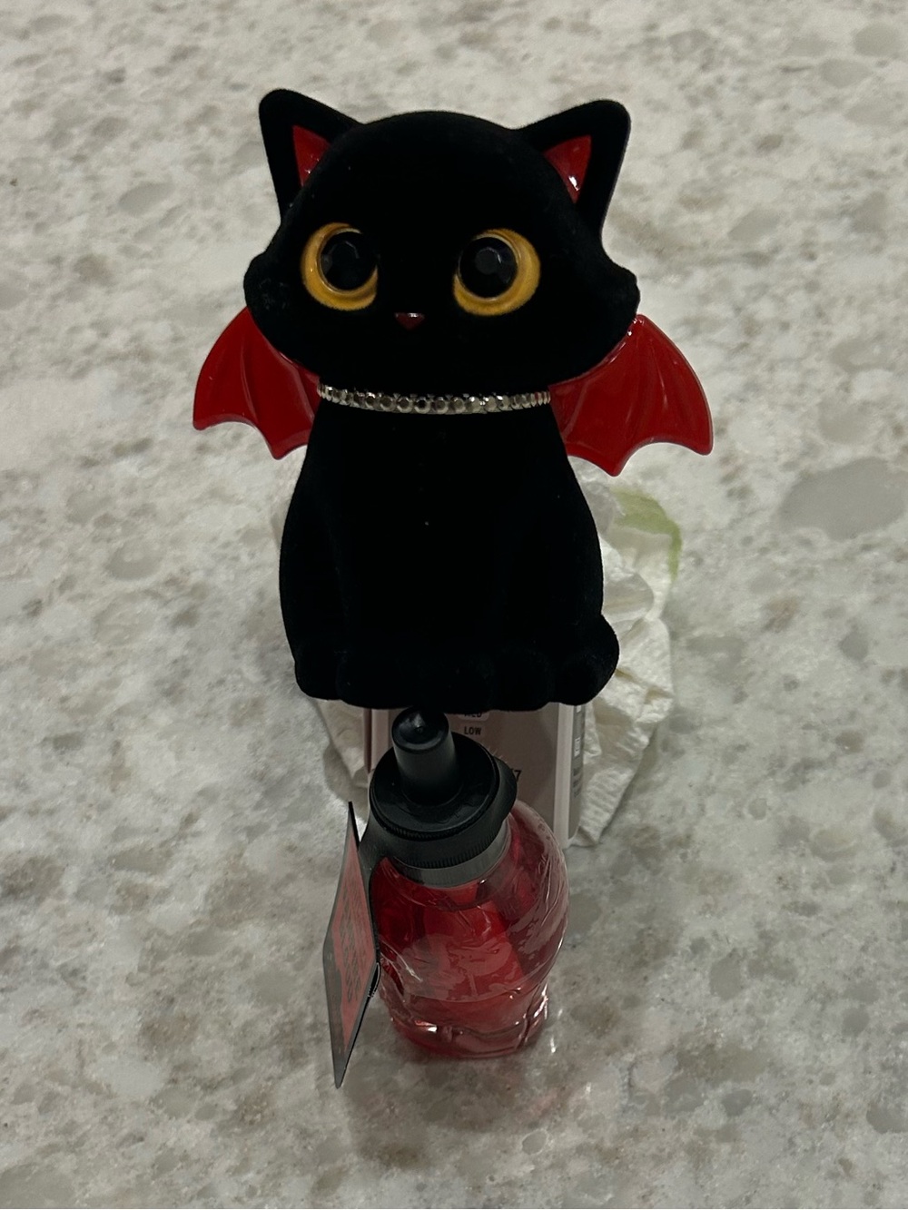 “New” Bath & Body Works Black Cat Scent-control Nightlight w/refill